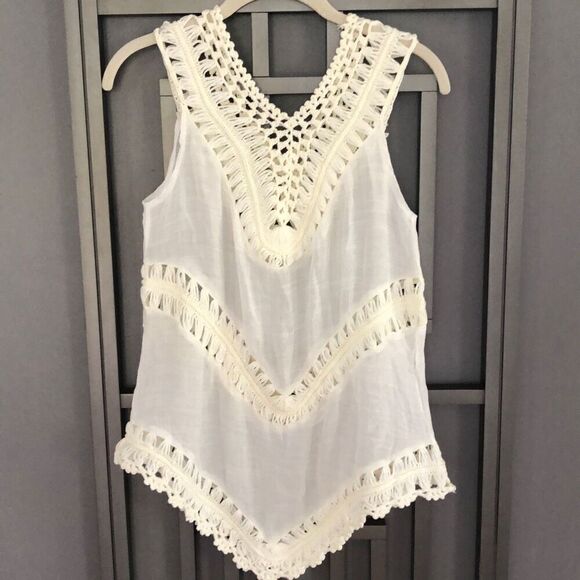 Cute crochet, sleeveless top S￼ - Picture 1 of 4